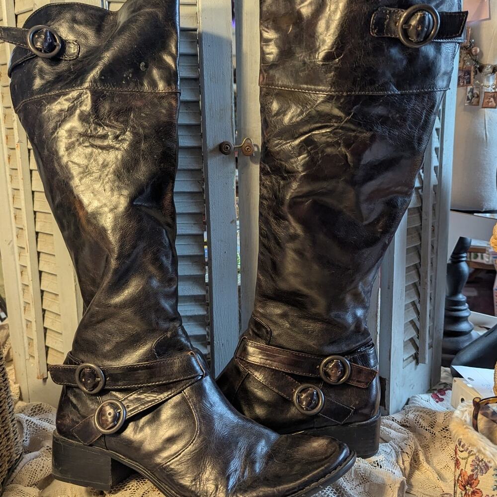 Born Crown tall riding boots black leather size 10.5